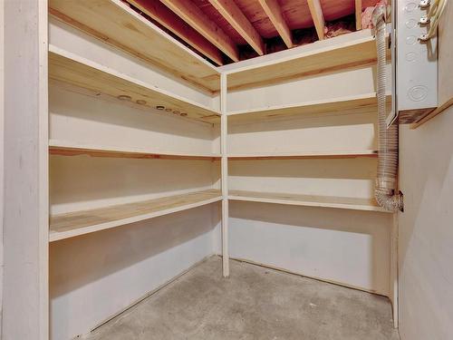 5219 45 Street, Stony Plain, AB - Indoor With Storage