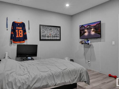 610 Eagleson Crescent, Edmonton, AB - Indoor Photo Showing Bedroom