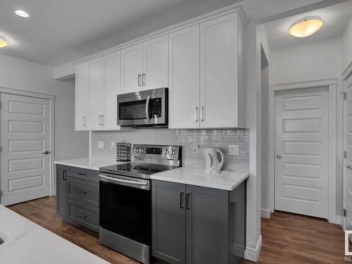 610 Eagleson Crescent, Edmonton, AB - Indoor Photo Showing Kitchen