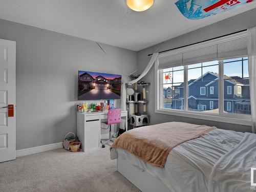 610 Eagleson Crescent, Edmonton, AB - Indoor Photo Showing Bedroom