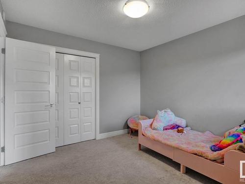 610 Eagleson Crescent, Edmonton, AB - Indoor Photo Showing Bedroom