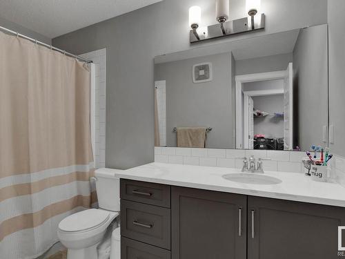 610 Eagleson Crescent, Edmonton, AB - Indoor Photo Showing Bathroom