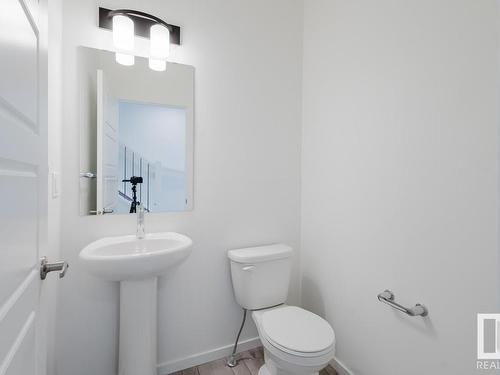 2023 208 Street, Edmonton, AB - Indoor Photo Showing Bathroom