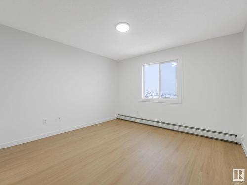 416 2305 35A Avenue, Edmonton, AB - Indoor Photo Showing Other Room