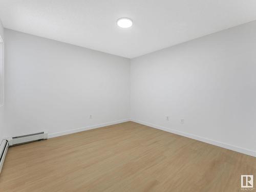 416 2305 35A Avenue, Edmonton, AB - Indoor Photo Showing Other Room