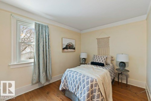 25 Sunnyside Crescent, St. Albert, AB - Indoor Photo Showing Bedroom