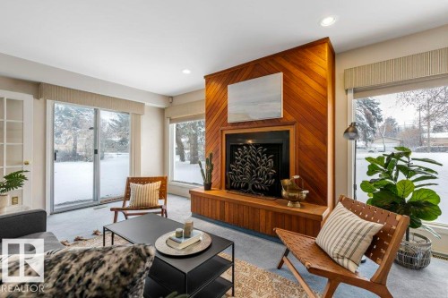 25 Sunnyside Crescent, St. Albert, AB - Indoor Photo Showing Living Room