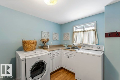 25 Sunnyside Crescent, St. Albert, AB - Indoor Photo Showing Laundry Room