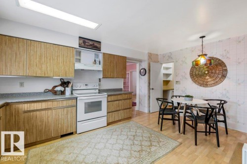 25 Sunnyside Crescent, St. Albert, AB - Indoor Photo Showing Other Room