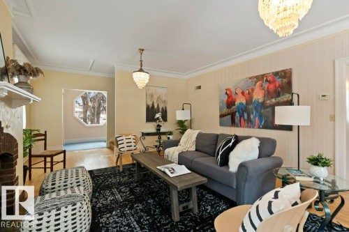 25 Sunnyside Crescent, St. Albert, AB - Indoor Photo Showing Living Room