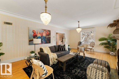 25 Sunnyside Crescent, St. Albert, AB - Indoor Photo Showing Living Room