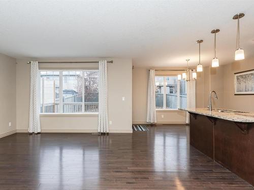 7330 Getty Heath, Edmonton, AB - Indoor Photo Showing Kitchen