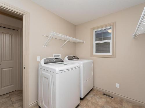 7330 Getty Heath, Edmonton, AB - Indoor Photo Showing Laundry Room