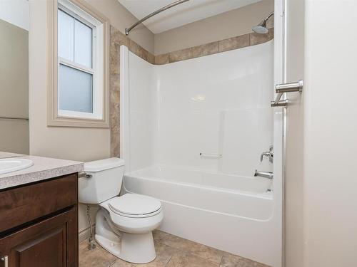 7330 Getty Heath, Edmonton, AB - Indoor Photo Showing Bathroom