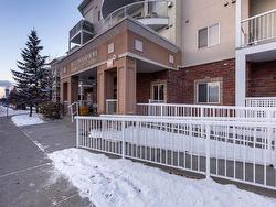 #122 8528 82 AV NW  Edmonton, AB T6C 0Y8