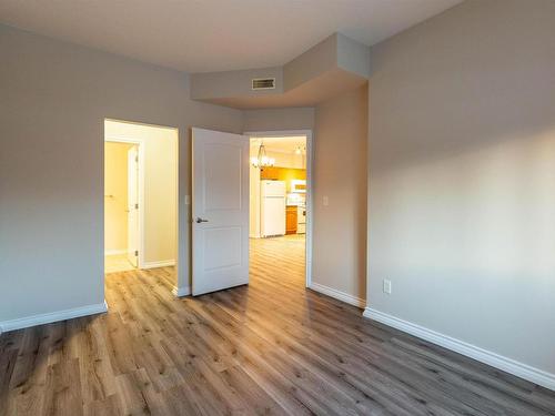 122 8528 82 Avenue, Edmonton, AB - Indoor Photo Showing Other Room