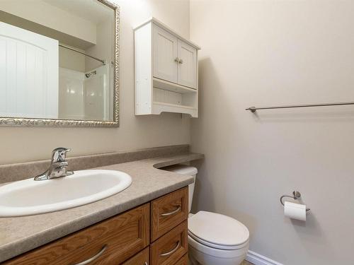 122 8528 82 Avenue, Edmonton, AB - Indoor Photo Showing Bathroom