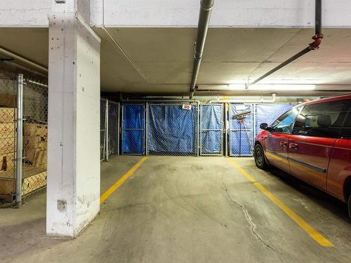 122 8528 82 Avenue, Edmonton, AB - Indoor Photo Showing Garage