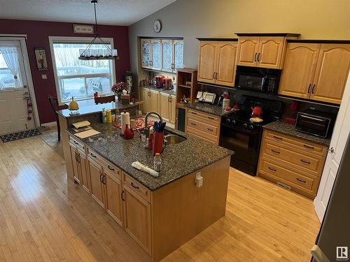 6208 53 Avenue, Beaumont, AB - Indoor Photo Showing Kitchen