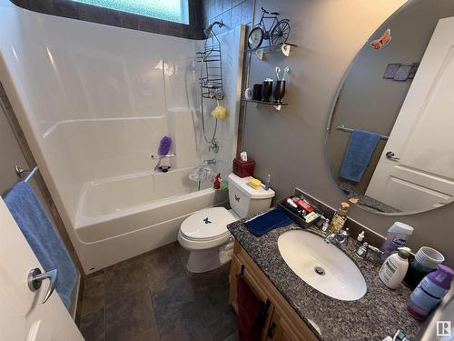 6208 53 Avenue, Beaumont, AB - Indoor Photo Showing Bathroom