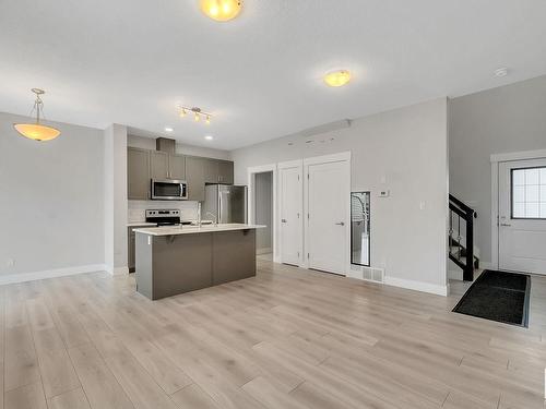 8 4835 Wright Drive, Edmonton, AB - Indoor Photo Showing Kitchen