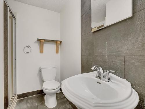 3833 85 Street, Edmonton, AB - Indoor Photo Showing Bathroom