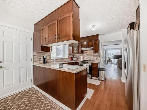 1116 36 Street, Edmonton, AB - Indoor Photo Showing Kitchen With Upgraded Kitchen