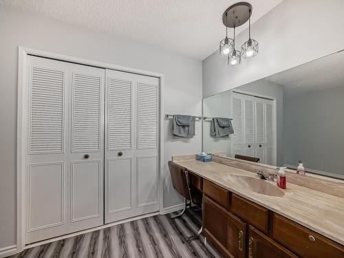 1116 36 Street, Edmonton, AB - Indoor Photo Showing Bathroom