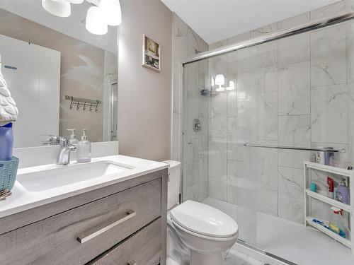 1887 33 Street, Edmonton, AB - Indoor Photo Showing Bathroom