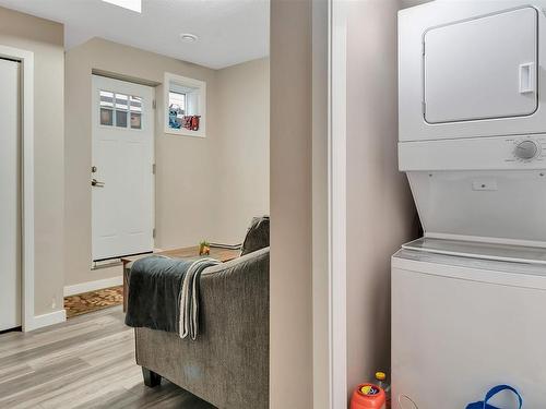 1887 33 Street, Edmonton, AB - Indoor Photo Showing Laundry Room