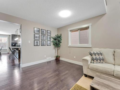 1887 33 Street, Edmonton, AB - Indoor Photo Showing Living Room