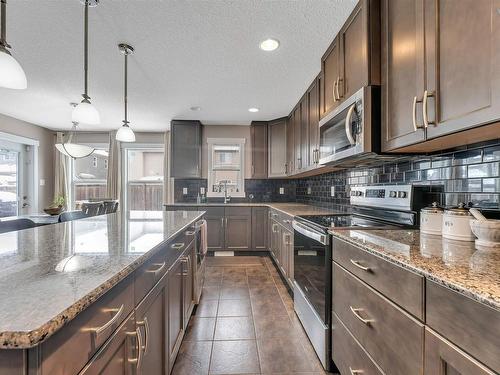 1887 33 Street, Edmonton, AB - Indoor Photo Showing Kitchen With Upgraded Kitchen