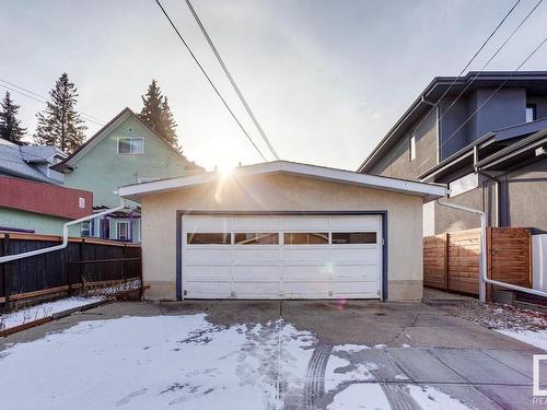 9136 77 Avenue, Edmonton, AB 