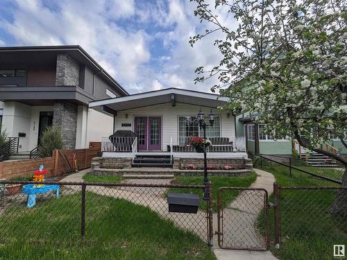 9136 77 Avenue, Edmonton, AB 