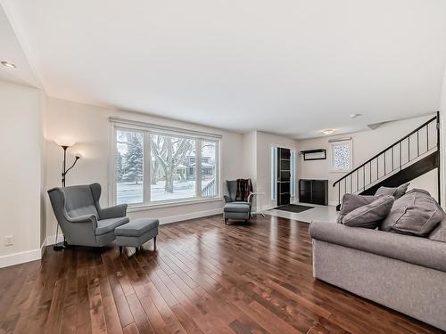 11022 126 Street, Edmonton, AB - Indoor Photo Showing Living Room