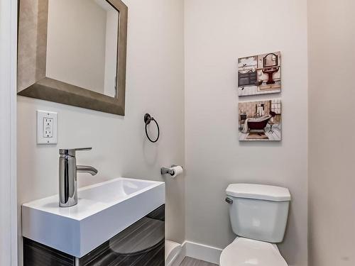 11022 126 Street, Edmonton, AB - Indoor Photo Showing Bathroom