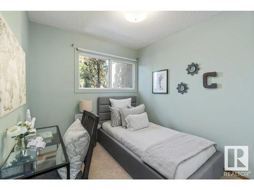 12140 25 Av Nw, Edmonton, AB 