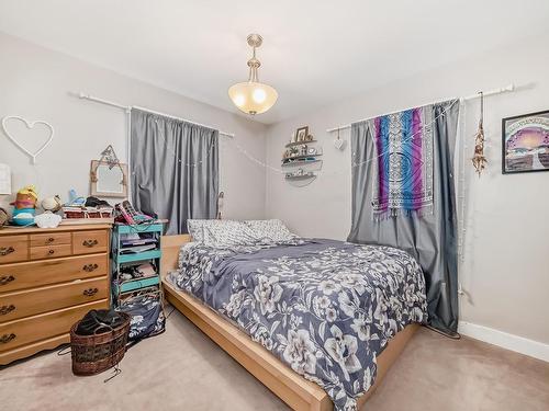 12430 76 Street, Edmonton, AB - Indoor Photo Showing Bedroom