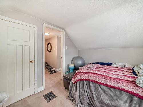 12430 76 Street, Edmonton, AB - Indoor Photo Showing Bedroom