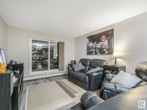 216 5510 Schonsee Drive, Edmonton, AB - Indoor Photo Showing Living Room