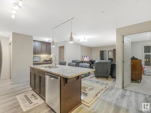 216 5510 Schonsee Drive, Edmonton, AB - Indoor Photo Showing Kitchen