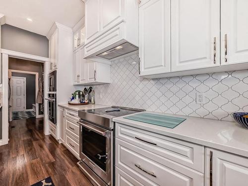 8504 223 Street, Edmonton, AB - Indoor Photo Showing Kitchen With Upgraded Kitchen