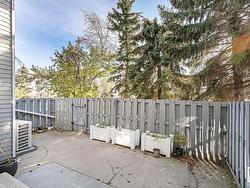 #7 15710 BEAUMARIS RD NW  Edmonton, AB T5X 5E2