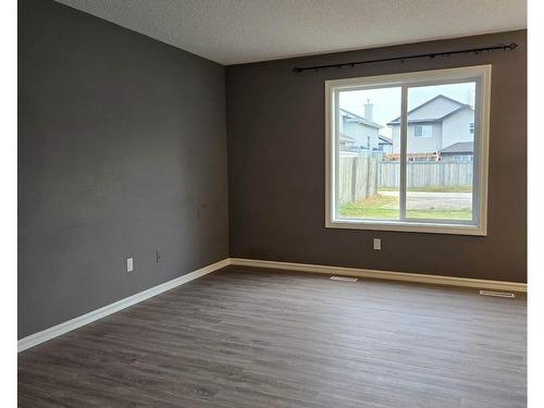 211 84 Street, Edmonton, AB - Indoor Photo Showing Other Room