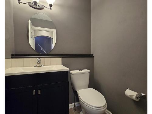 211 84 Street, Edmonton, AB - Indoor Photo Showing Bathroom