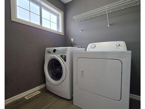 211 84 Street, Edmonton, AB - Indoor Photo Showing Laundry Room