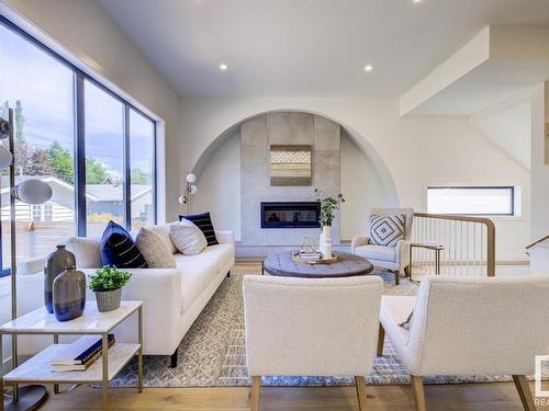 11133 66 Street, Edmonton, AB - Indoor Photo Showing Living Room