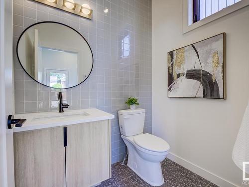 11133 66 Street, Edmonton, AB - Indoor Photo Showing Bathroom