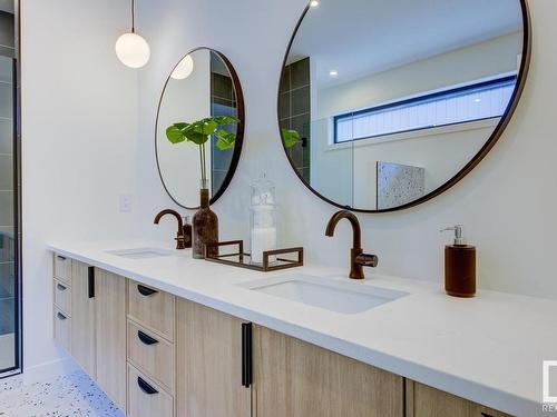 11133 66 Street, Edmonton, AB - Indoor Photo Showing Bathroom