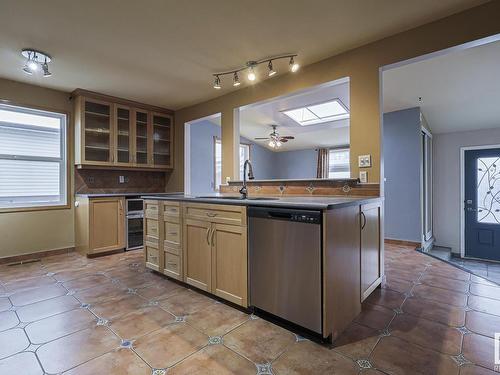 72 Gladstone Crescent, St. Albert, AB - Indoor Photo Showing Kitchen